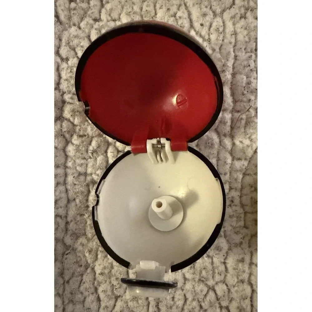 1999 Pokemon Pikachu Basic Fun Keychain w/ Pokeball